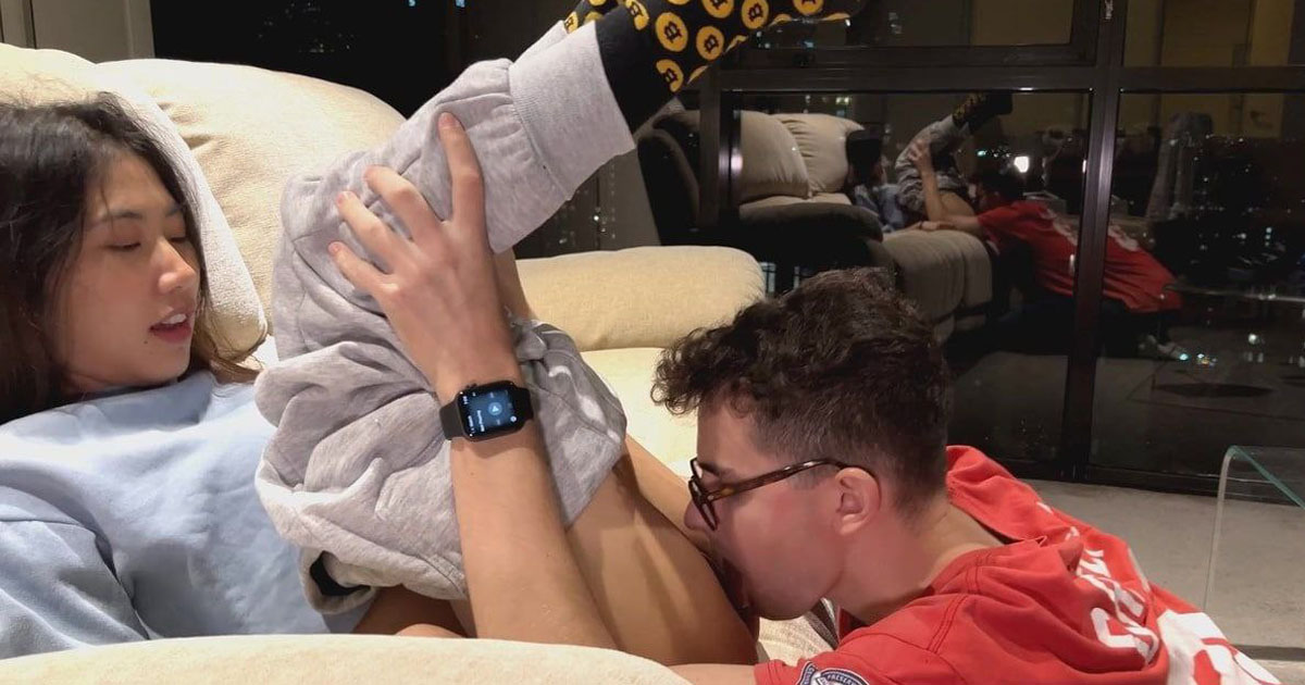 တိမ်တွေပေါ်မှာ လွင့်အောင် မှုတ်ပေးတဲ့ဘဲ